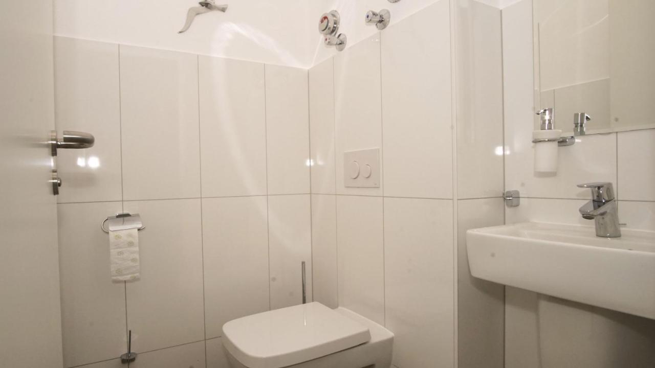 Terrasse, Gratis Nutzung Vom Ahoi Erlebnisbad Und Sauna In Sellin - Meeresblick Fewo 77 Goehren  Eksteriør billede